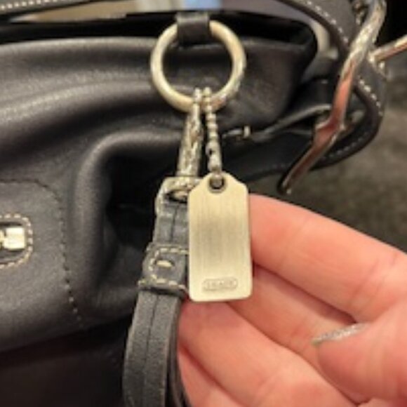 Authentic - Vintage - Coach Large Leather Hobo - Picture 4 of 15